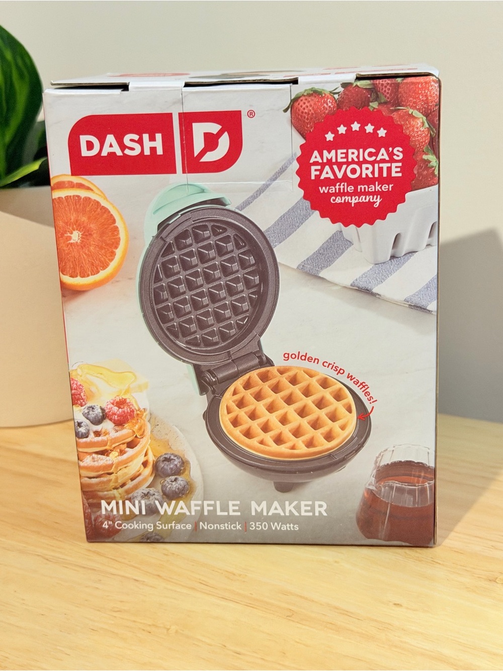 DASH Mini Waffle Maker in Mint/Black NWT NIB